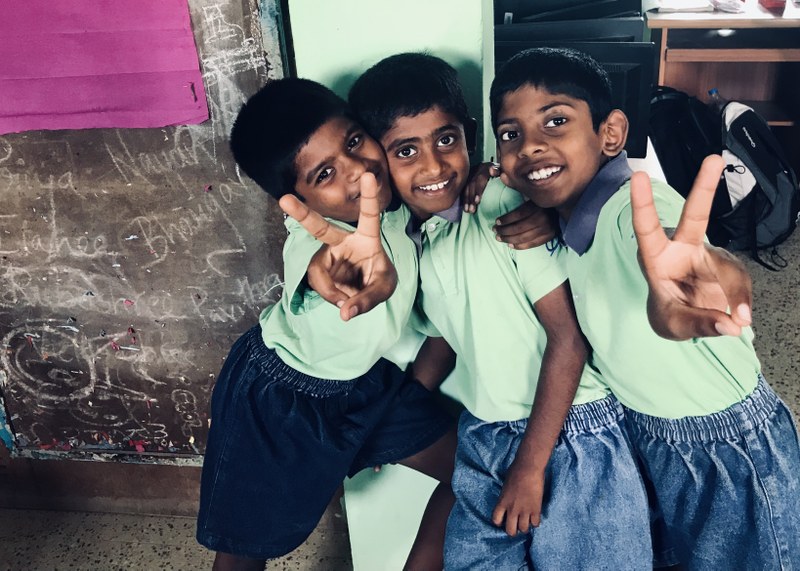 P045 Petits a l'escola