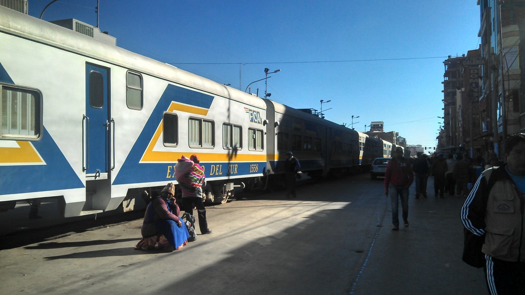 050 Esperando el tren.jpg