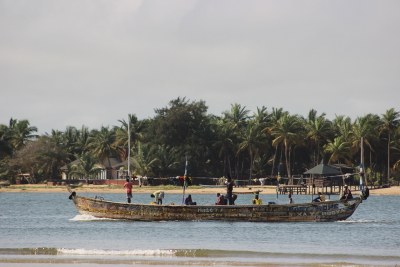 136-R Barca de pescadors. Laura Rodríguez