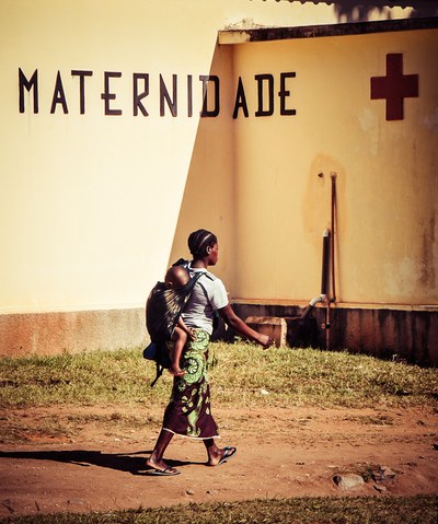 2015/06/15 - "Si m'haguessin dit que acabaria a Àfrica fent aplicacions web per al Ministeri de Salut de Moçambic, els hagués pres per bojos" Blai Samitier, estudiant de la FIB